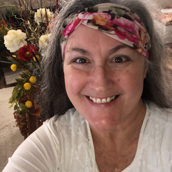 Meet your Posher, Kathy - Picture 2 of 3